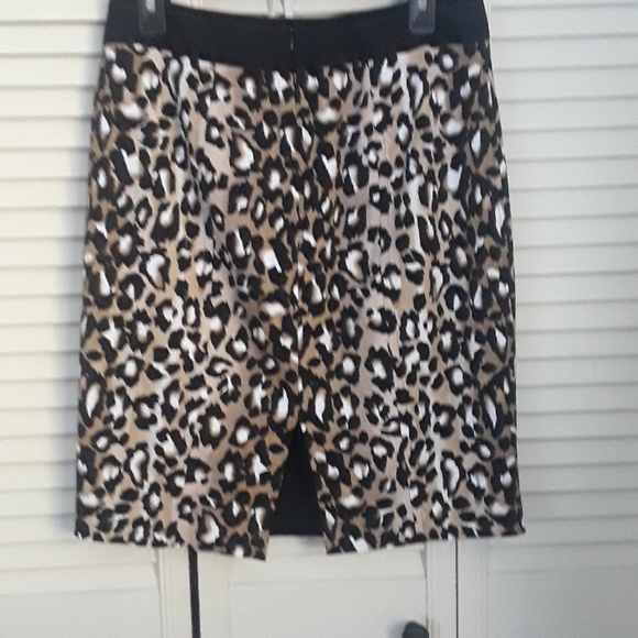 White House Black Market Leopard Skirt 12 - Picture 3 of 4